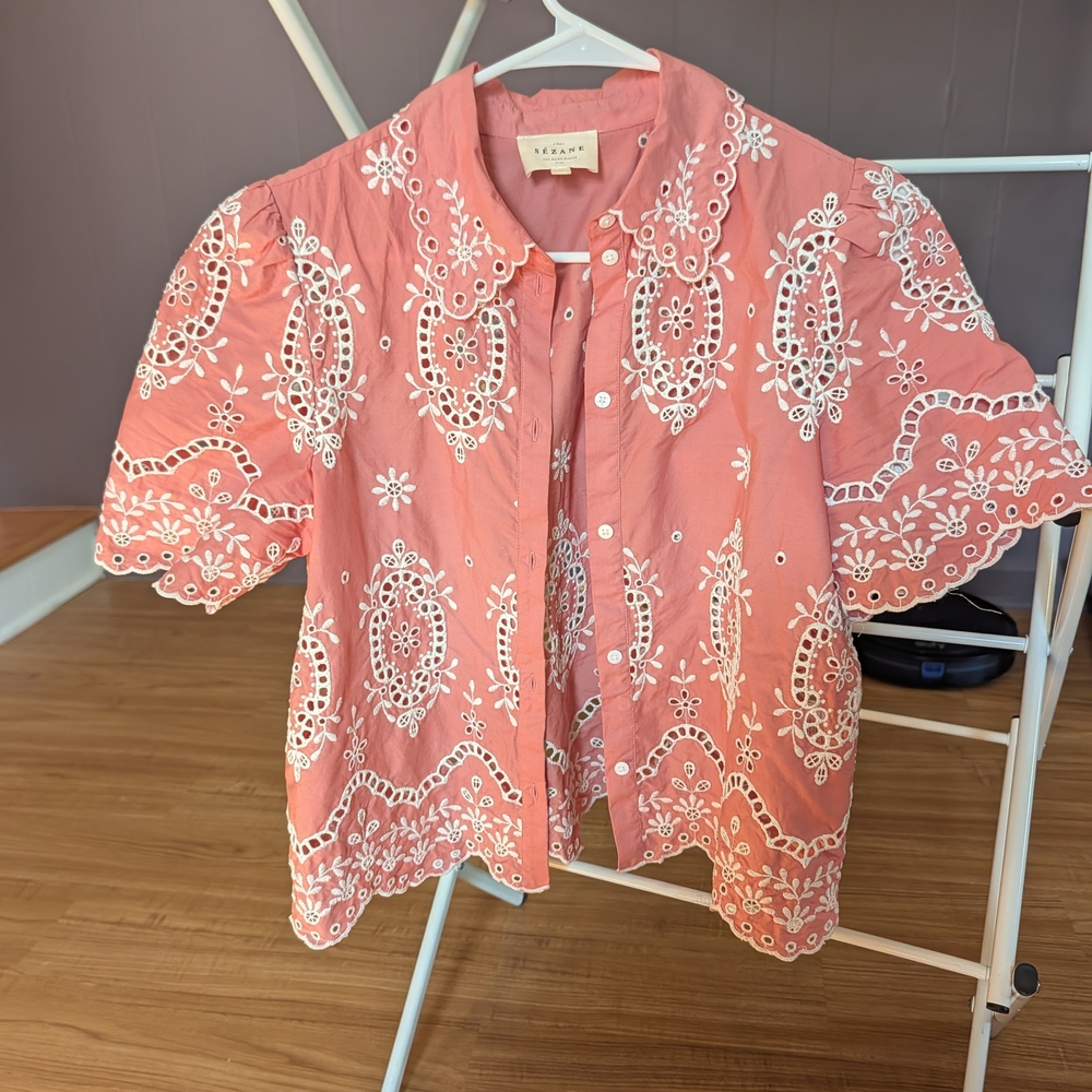 Embroidered Pink Eyelet Button-Up Blouse - Picture 4 of 7